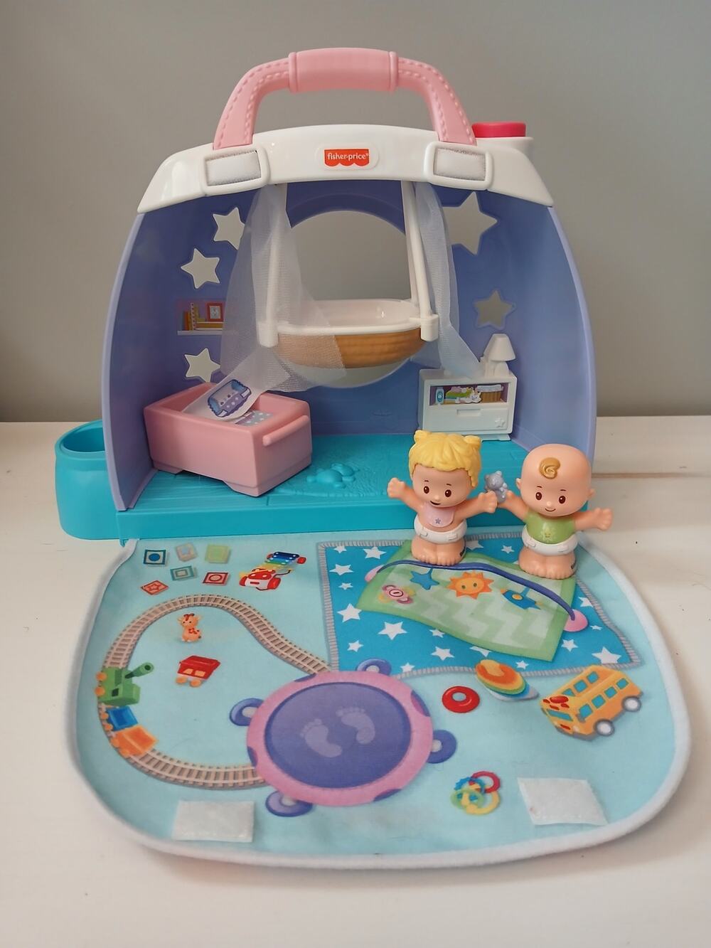 Fisher-Price Little People Cuddle & Play Nursery play set